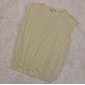 Elegant Sleeveless Tee in Soft Yellow